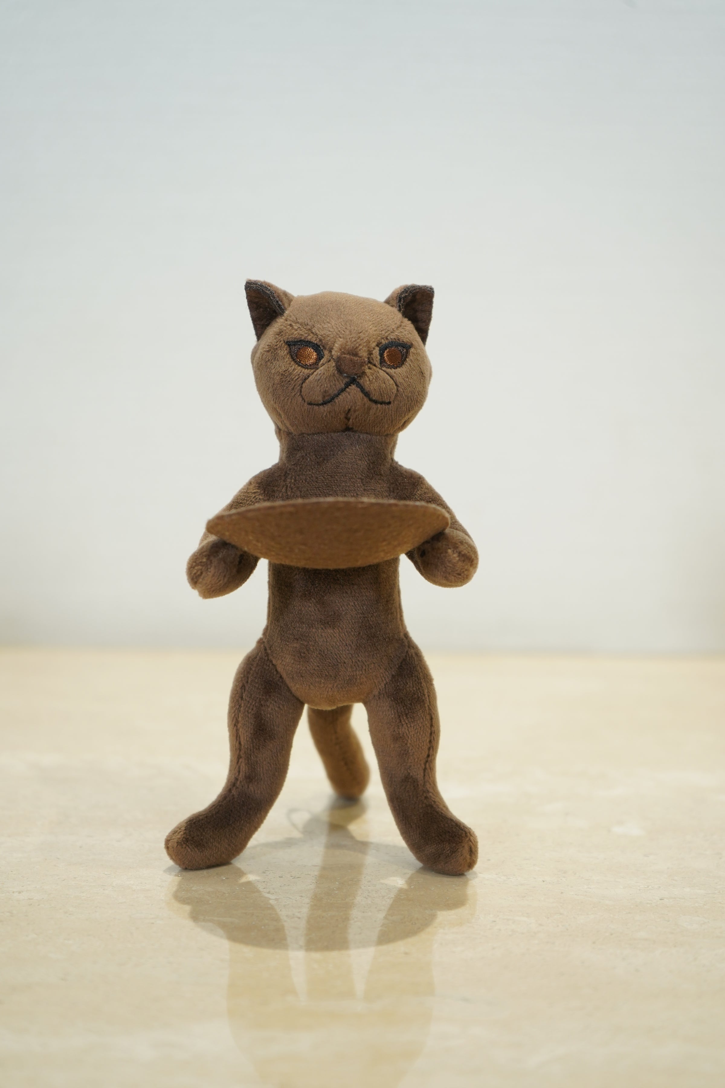 猫の給仕頭ぬいぐるみ | 松岡美術館ミュージアムショップ